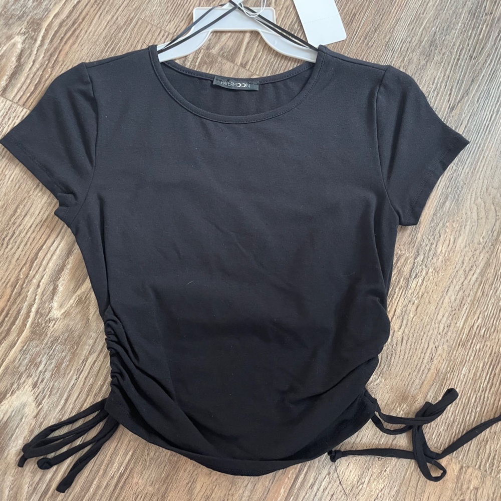 Papermoon Black Side Sinched Crop Tee🤓 NWT